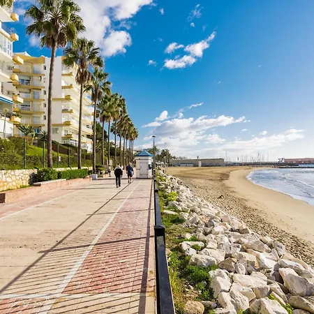 Luxury On The Beachfront Διαμέρισμα *