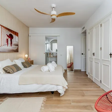 Luxury On The Beachfront Μαρμπέλλα