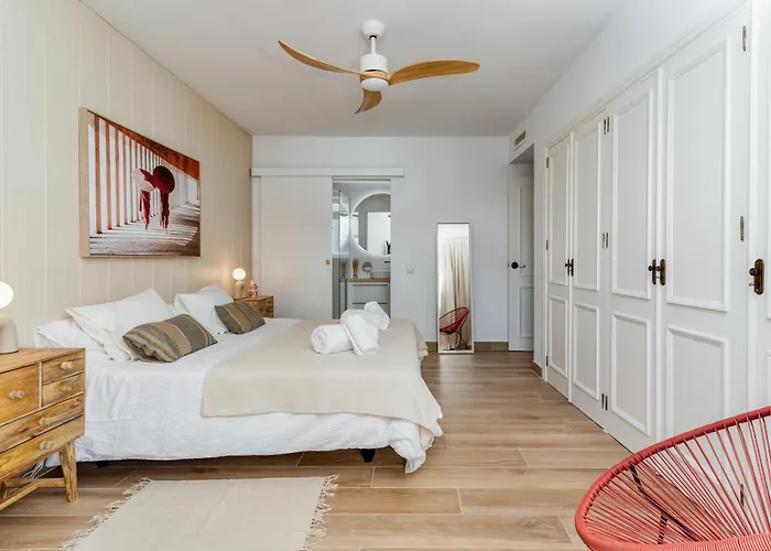 Luxury On The Beachfront Μαρμπέλλα