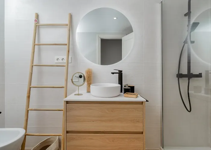 Luxury On The Beachfront * Μαρμπέλλα